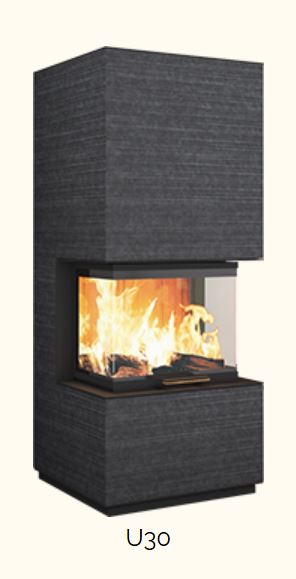 U-Verglasung mit betonter Seitenansicht, kompakter Sockel, großflächige Glasscheiben mit schwarzen Rahmen. Dunkelgraue Natursteinverkleidung, moderne, kantige Optik. Freigestellt.