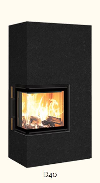 Kaminofen D40 in schwarzem Stein, Eckscheibe links, brennendes Feuer